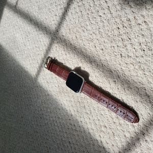 Apple Watch Series 4 - won't turn on.